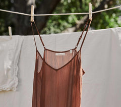 DÔEN Slips | Short Deep V-Neck Slip Carob - Women