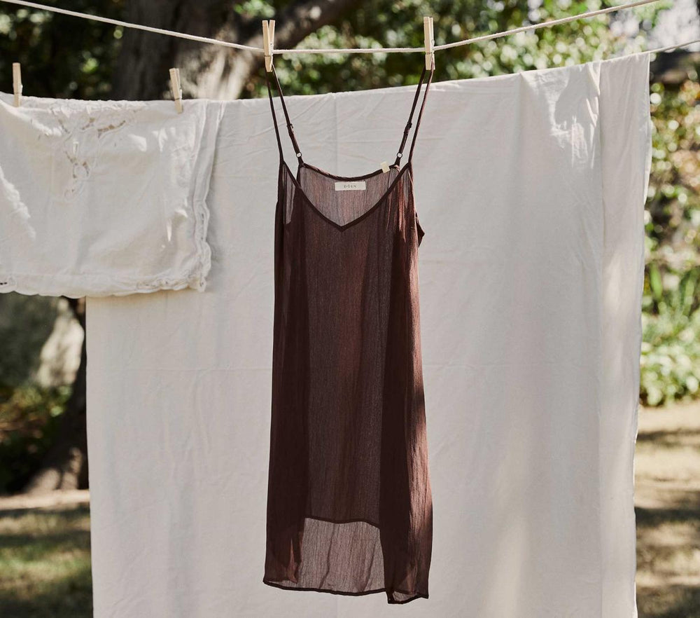 DÔEN Slips | Short Deep V-Neck Slip Umber - Women
