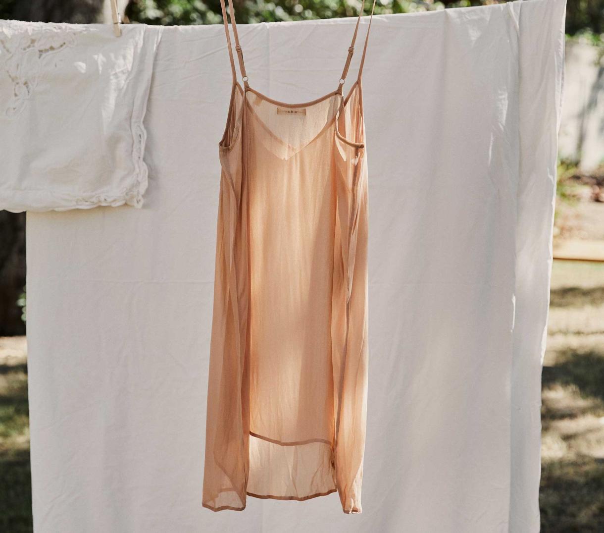 DÔEN Slips | Short Deep V-Neck Slip Sand Dollar - Women