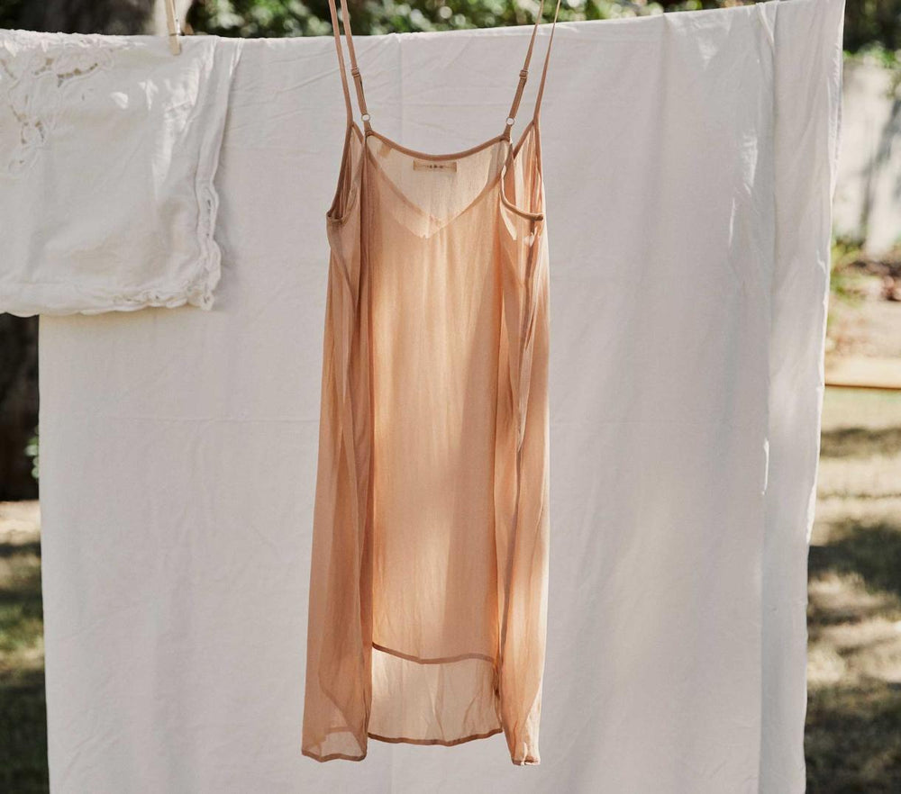 DÔEN Slips | Short Deep V-Neck Slip Sand Dollar - Women