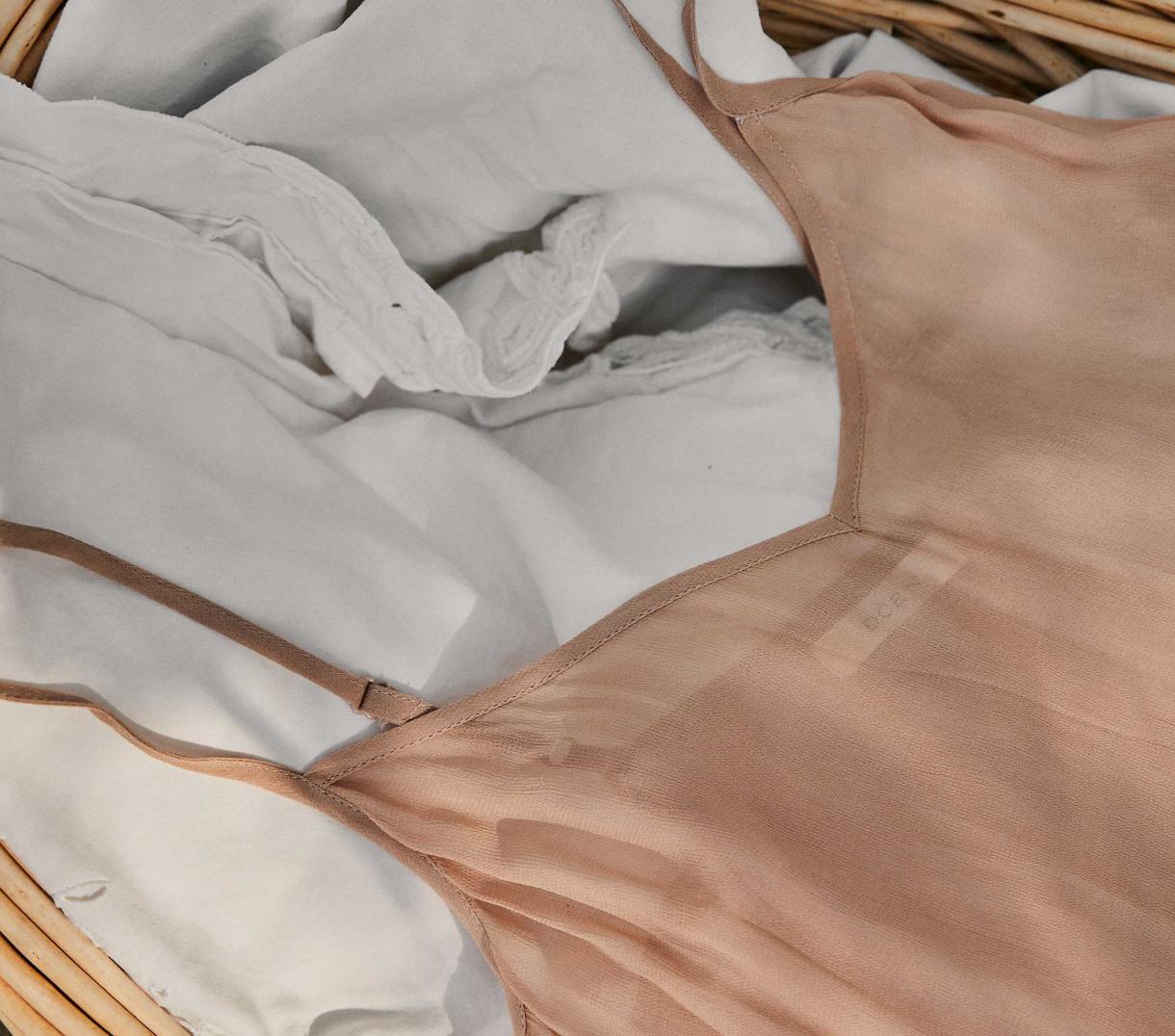 DÔEN Slips | Short Deep V-Neck Slip Sand Dollar - Women