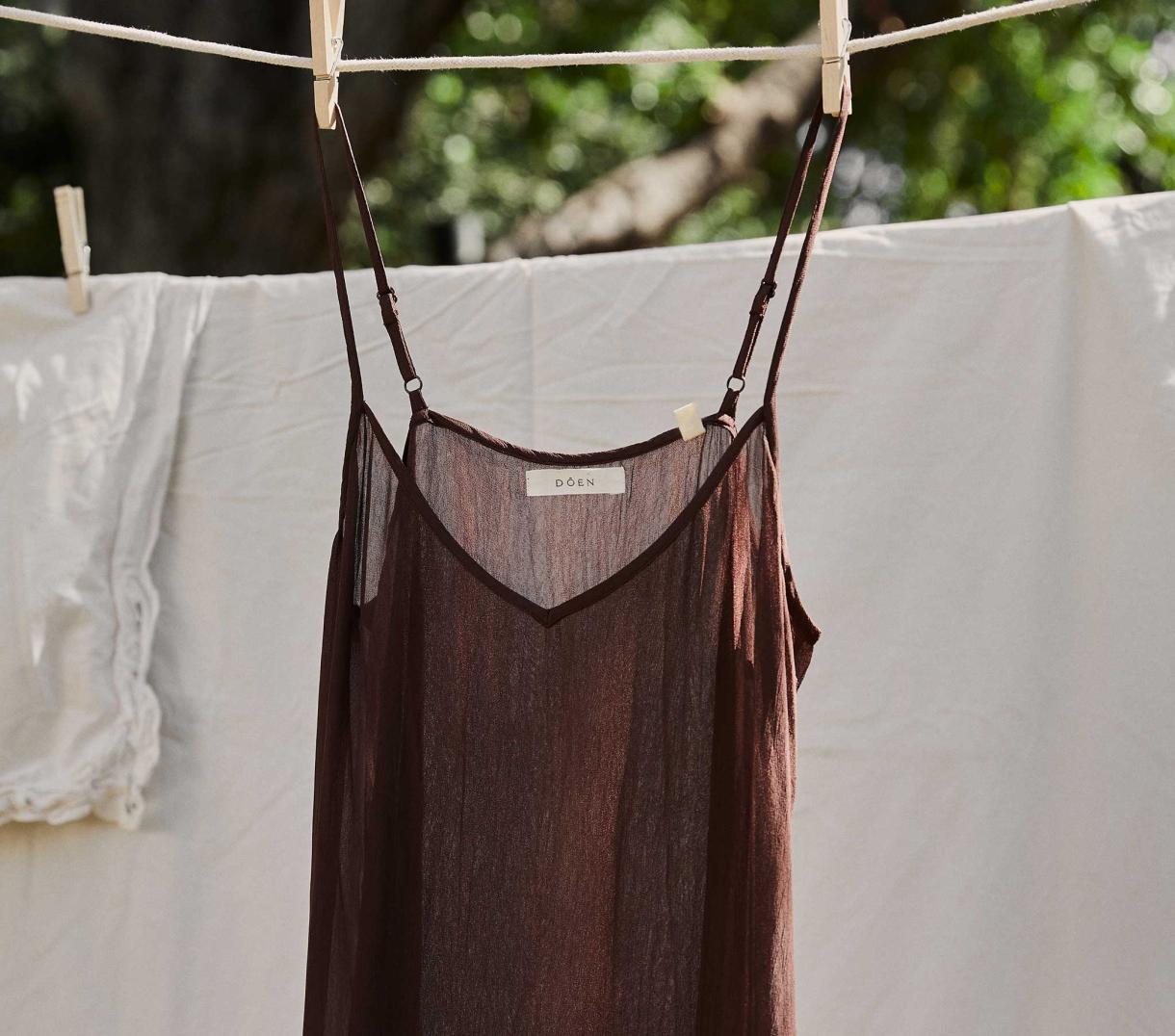 DÔEN Slips | Short Deep V-Neck Slip Umber - Women