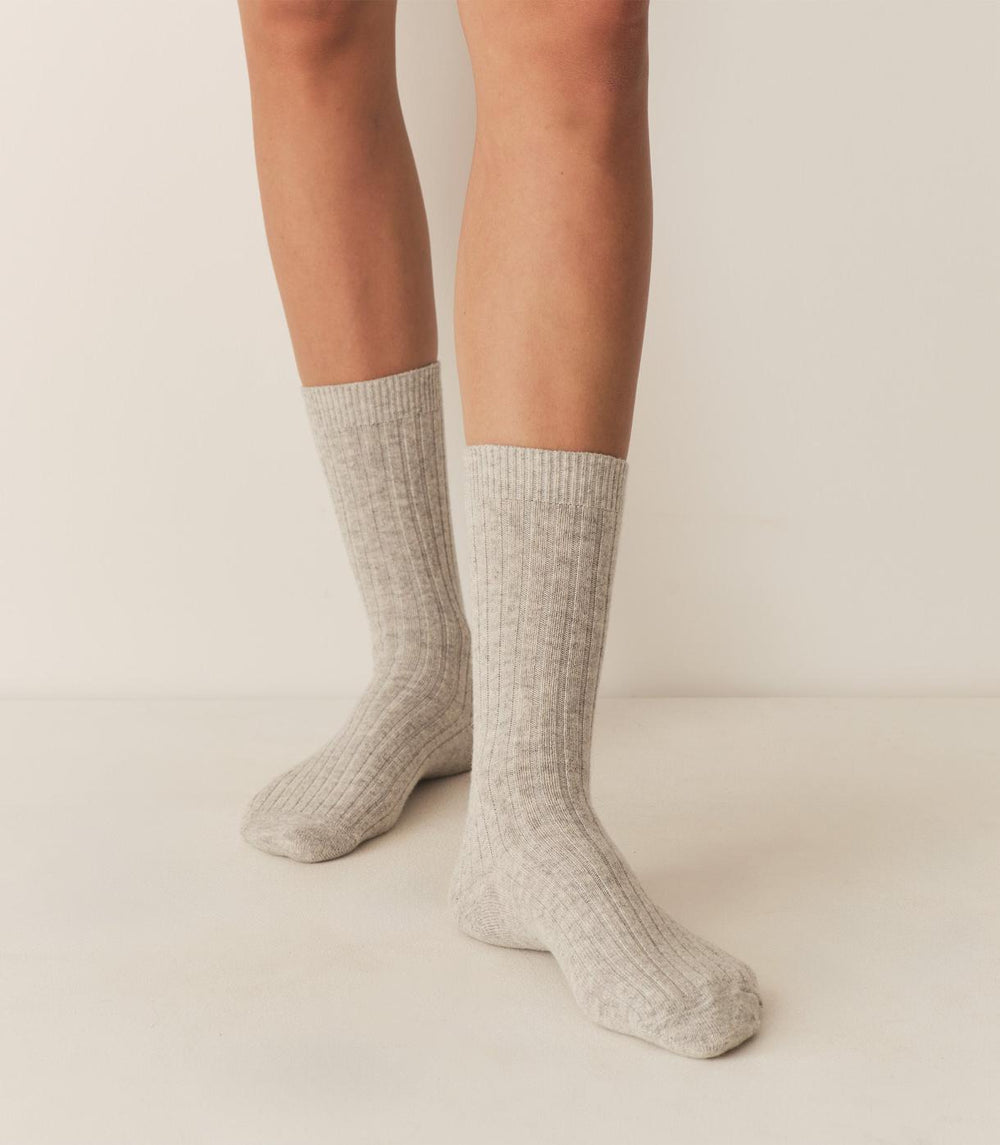 DÔEN Socks &amp; Tights | Collégien Merino Cashmere Ribbed Crew Socks Gris Clair - Women